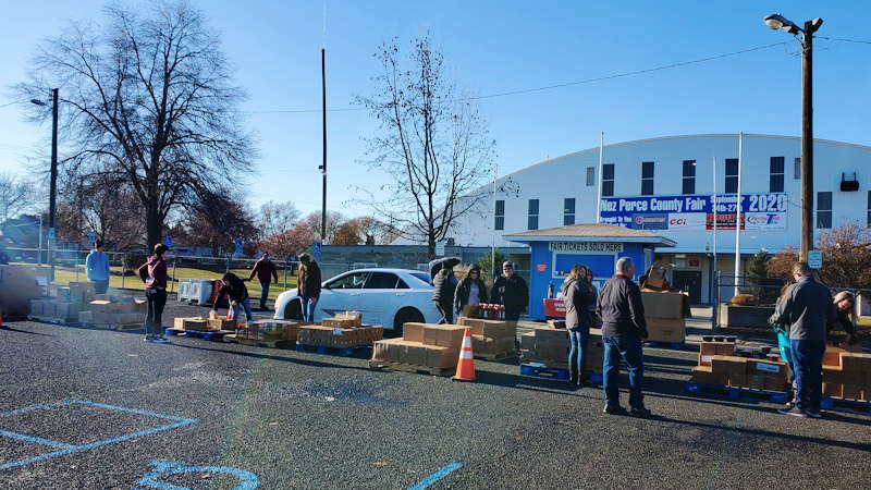 Holiday Heroes Food Distribution